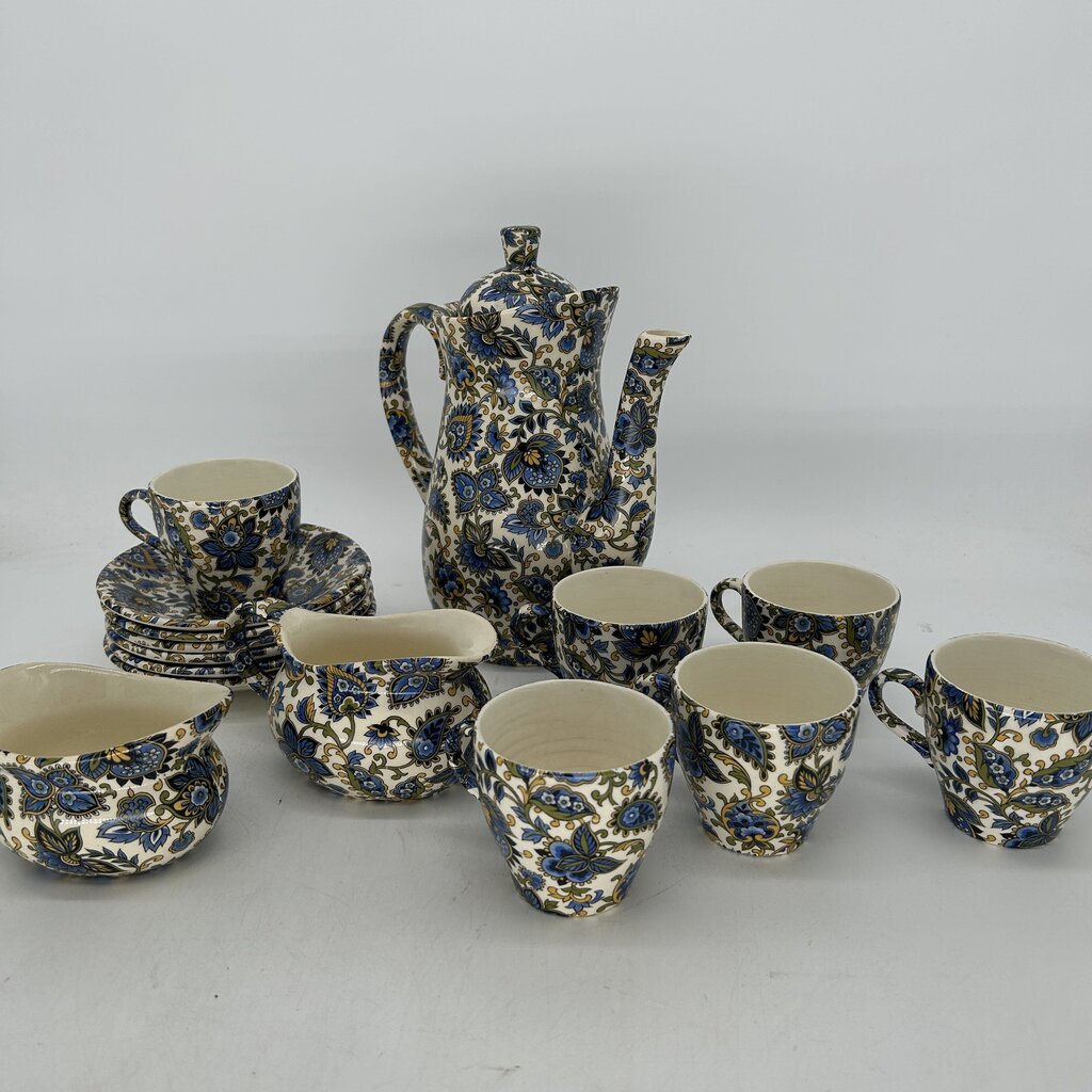 VTG Lakpigan Floral Tea Set
