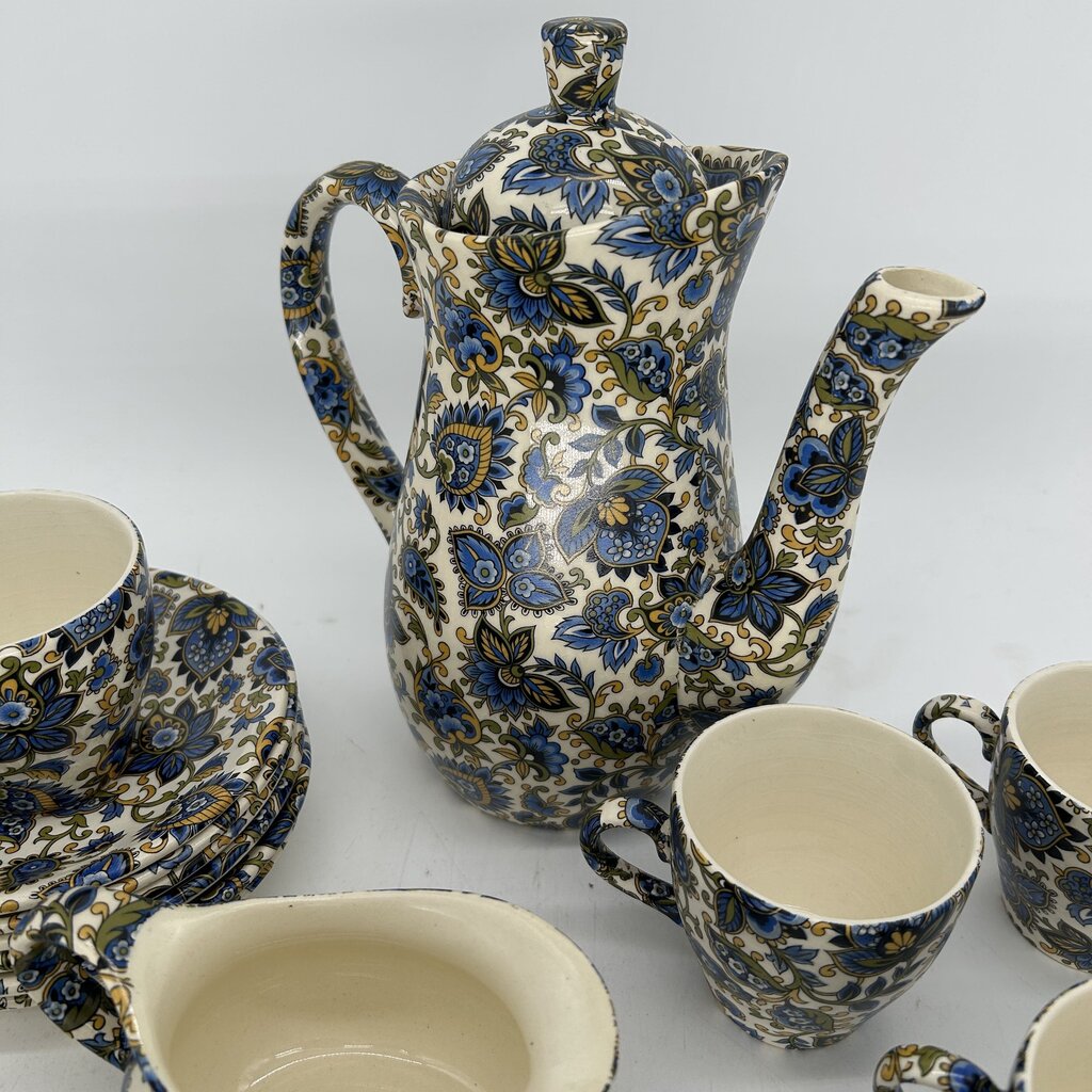 VTG Lakpigan Floral Tea Set