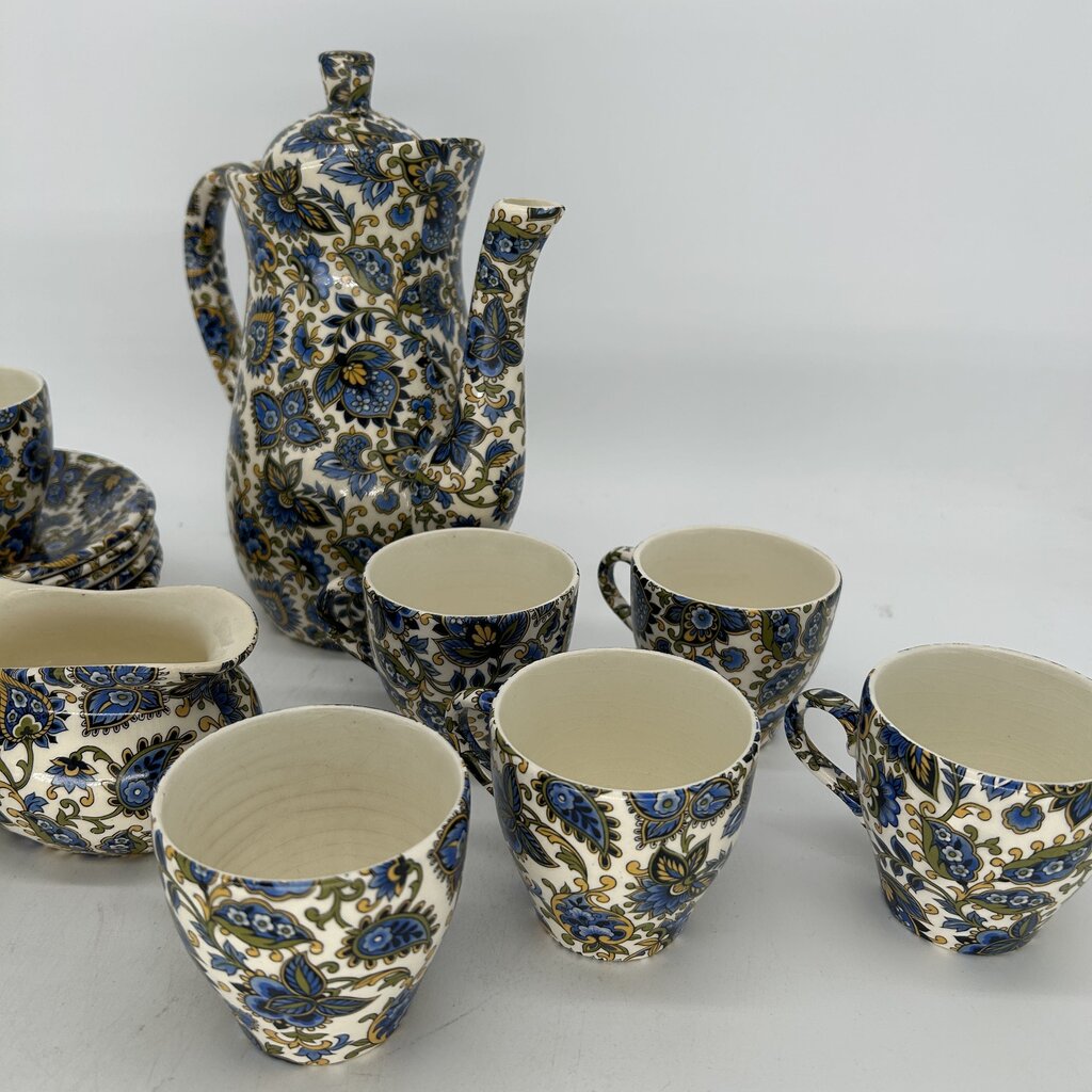VTG Lakpigan Floral Tea Set