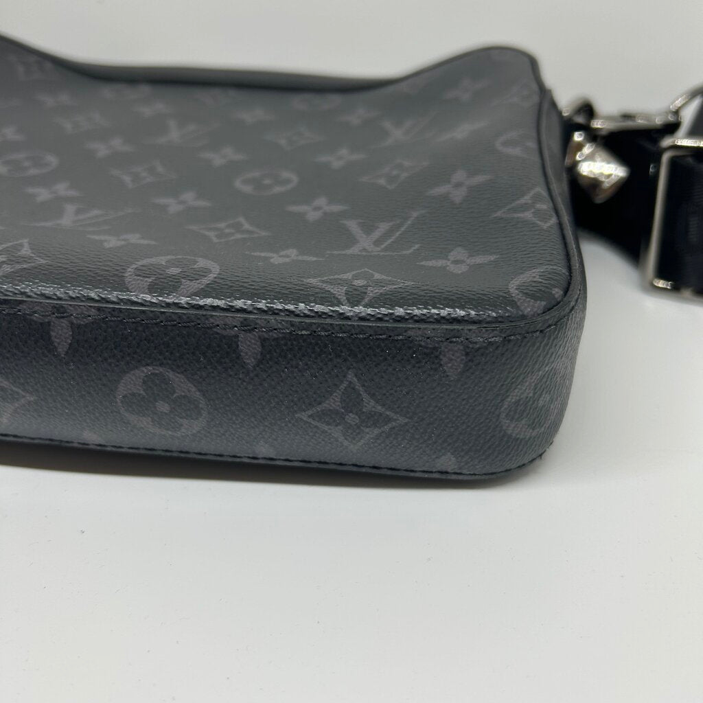 Louis Vuitton Trio Messenger Crossbody