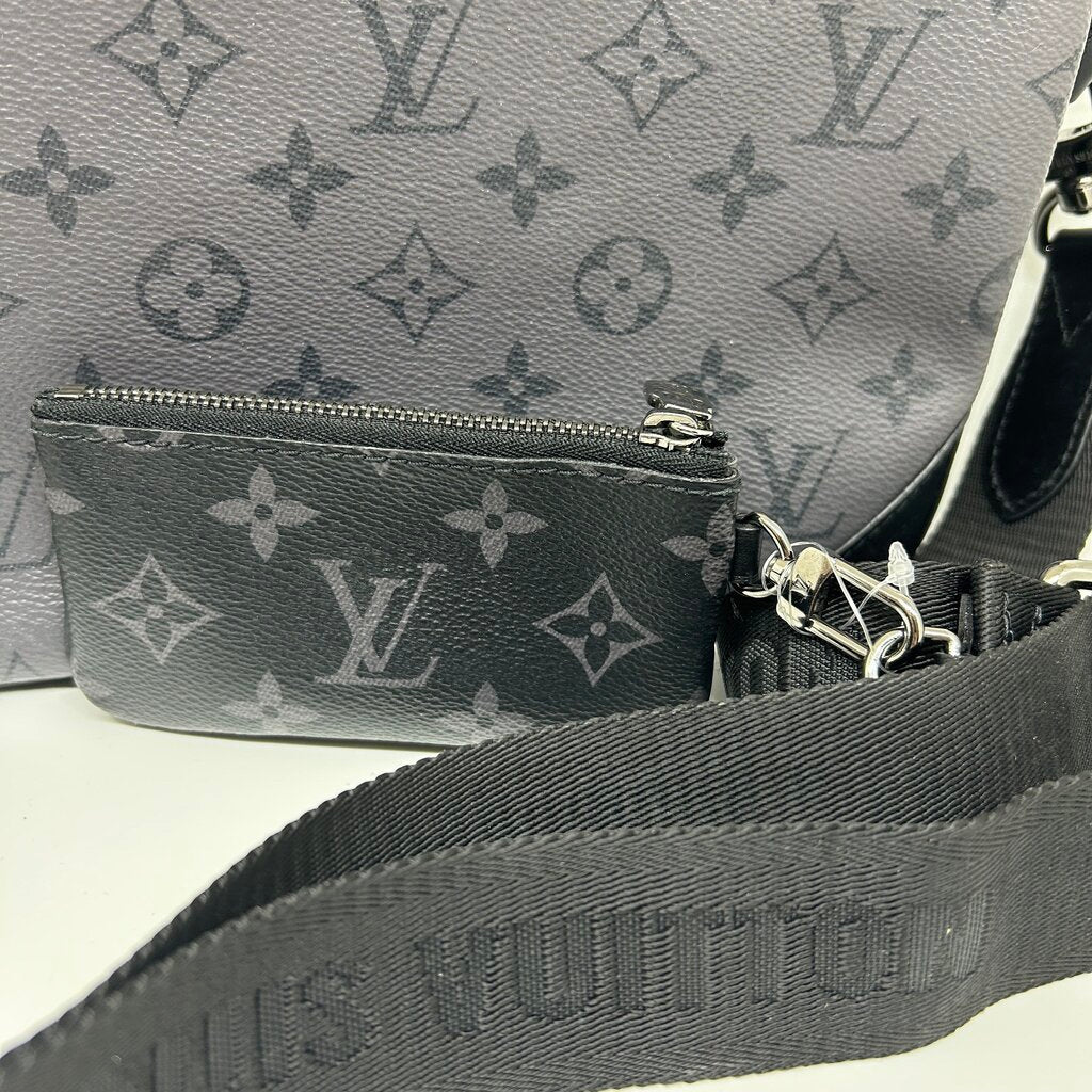 Louis Vuitton Trio Messenger Crossbody