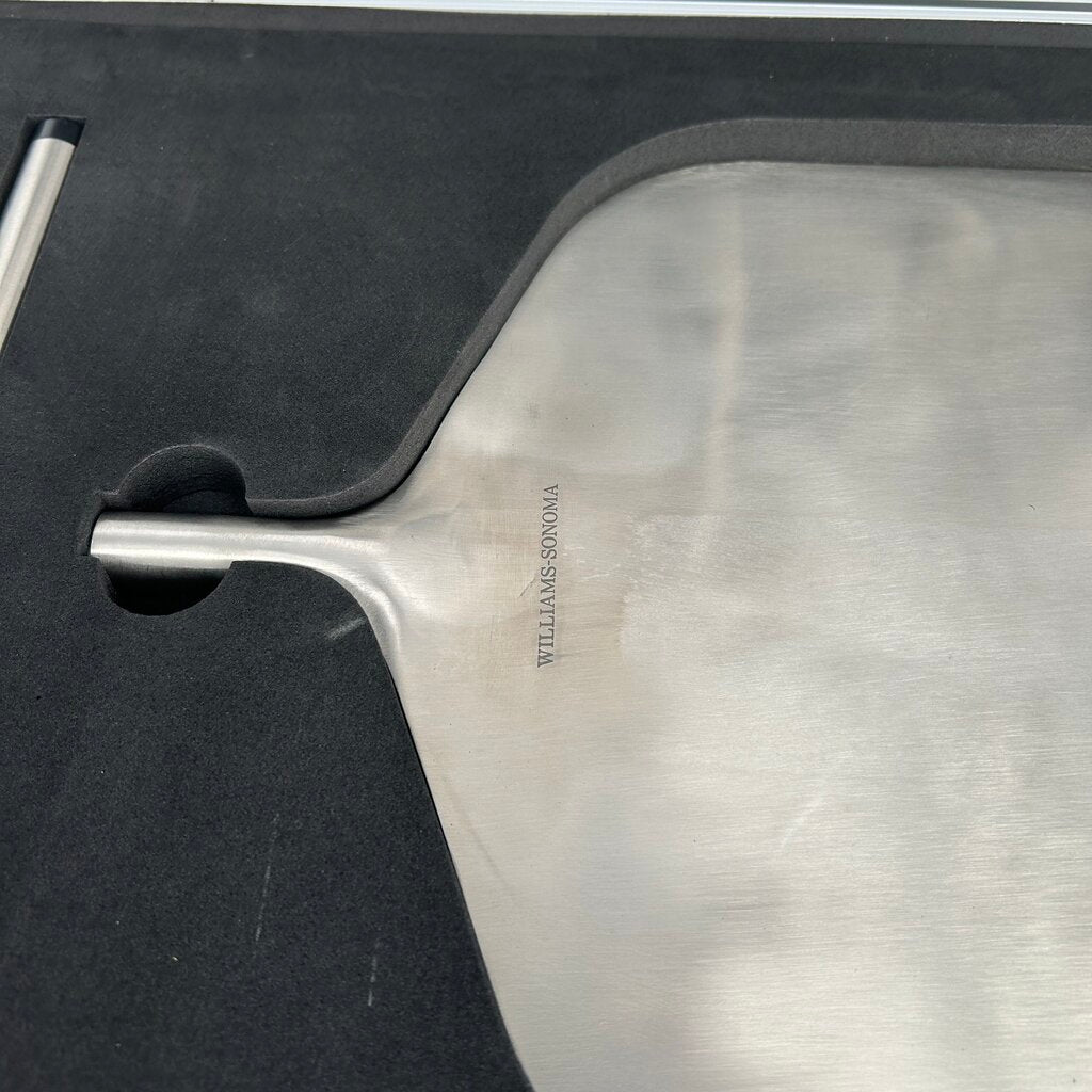 Williams Sonoma Pizza Cook Kit