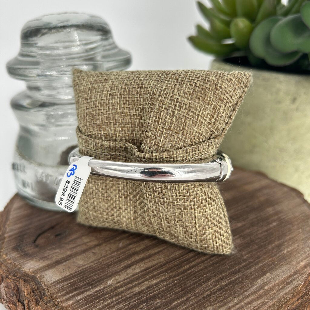 Belle Etoile Daisy Bangle