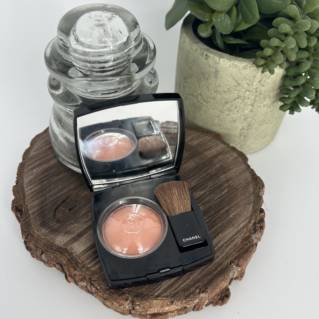 Chanel Caresse Blush
