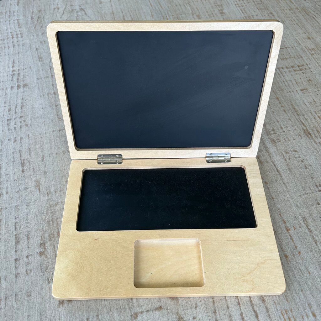 C&B Kids Closeable Chalk Pad