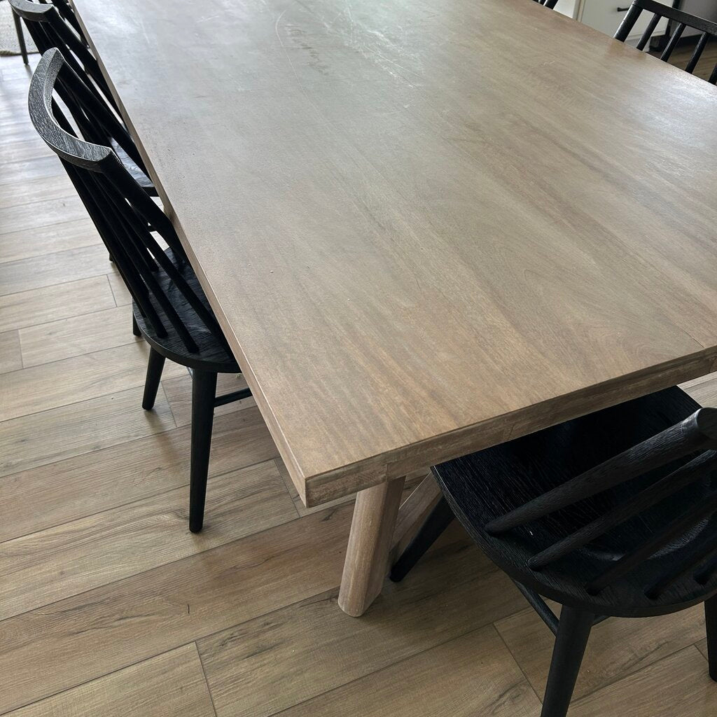 Mercana Dining Table & 6 Four Hands Chairs