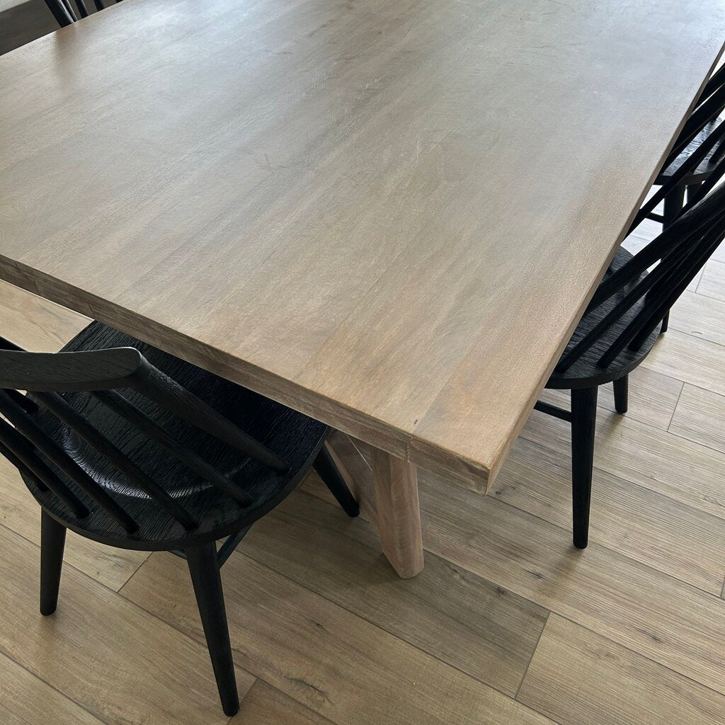 Mercana Dining Table & 6 Four Hands Chairs