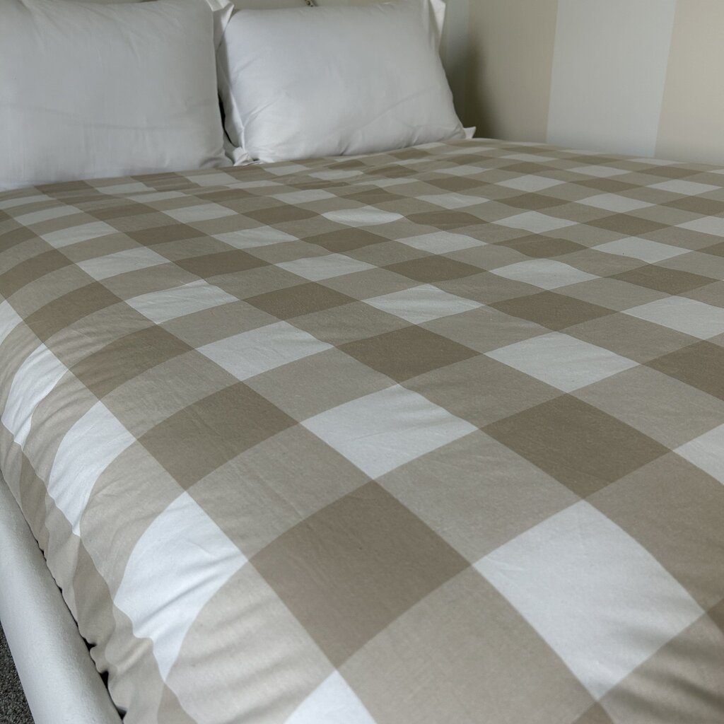 Full Size Bed, Mattress & Comforter Set