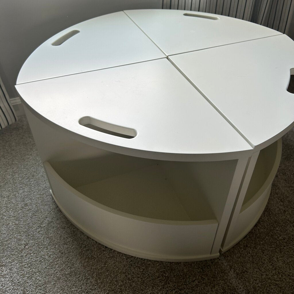 C&B Round Nesting Stools Table