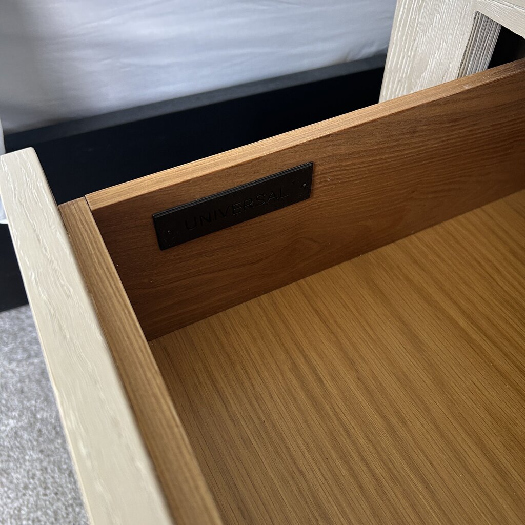 Universal Nightstand w 1 Drawer