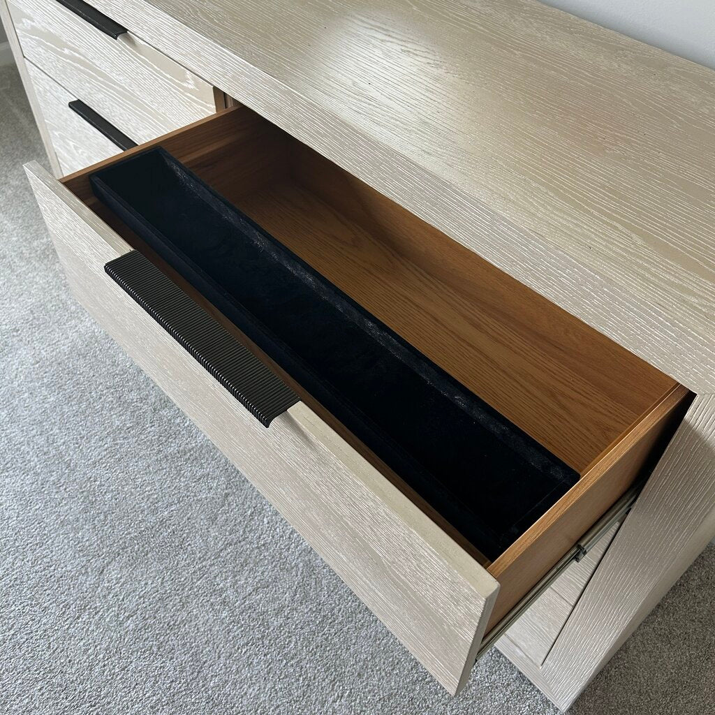 Universal Dresser with 9 Drawers