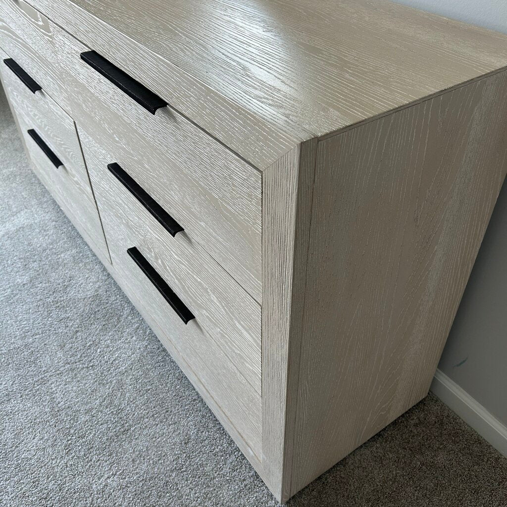 Universal Dresser with 9 Drawers