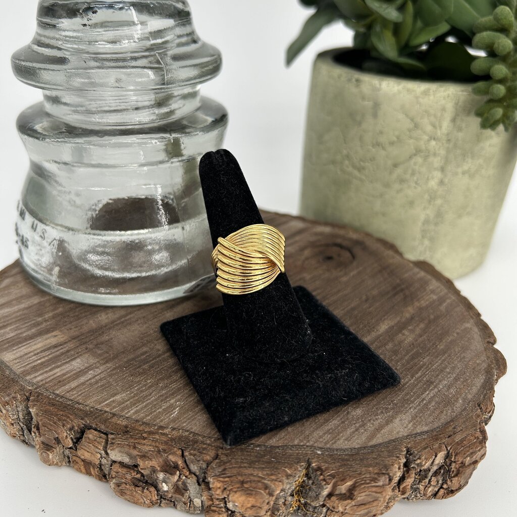 Aureum Crossover Ring