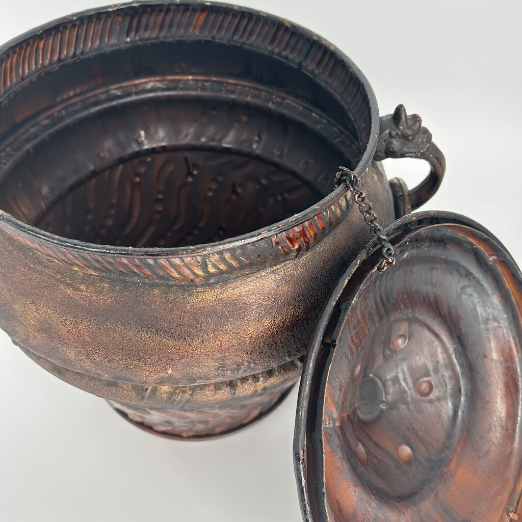 Metal Urn w/ Lid
