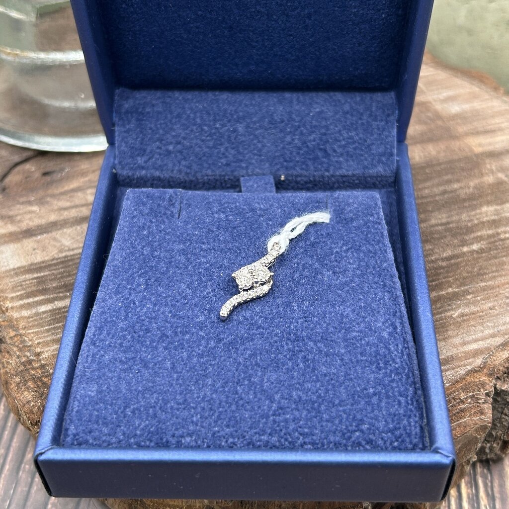 14k White Gold Diamond Pendant