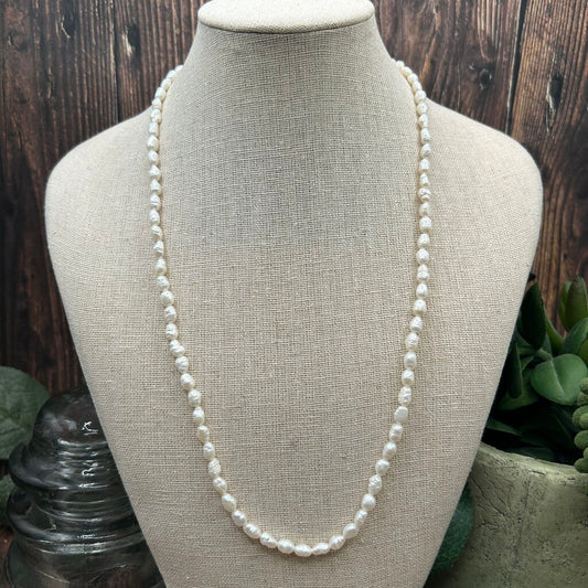 Rice Pearl Necklace