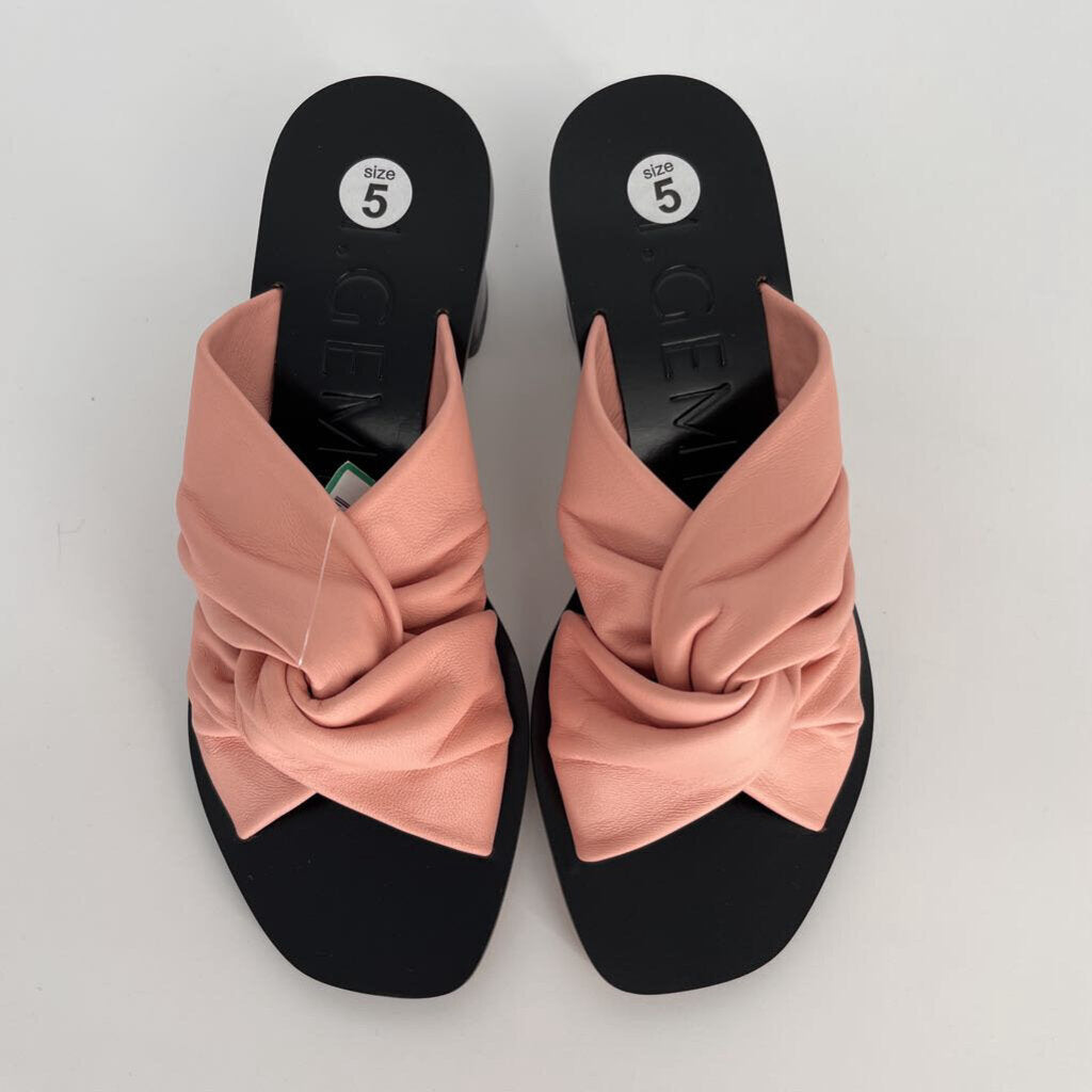 M. Gemi Heeled Sandal