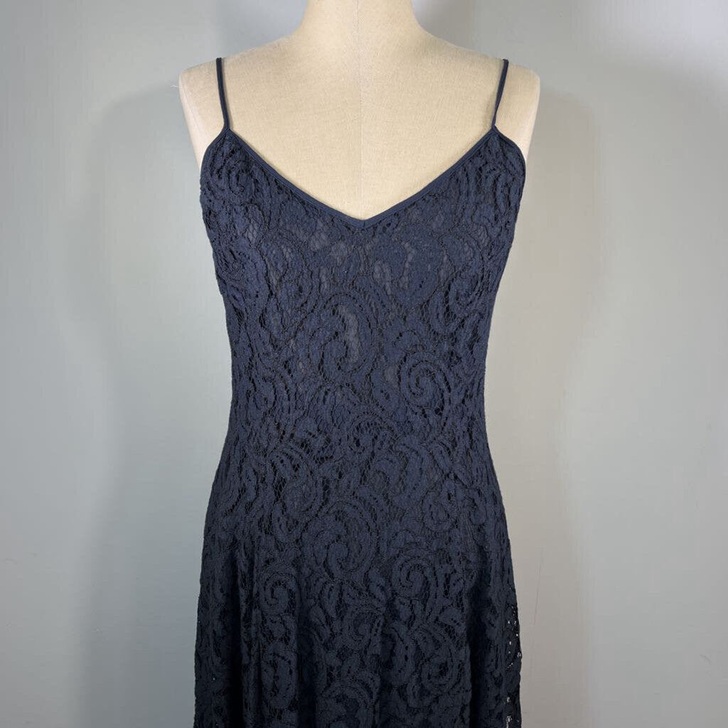 MK Slvls Lace Dress