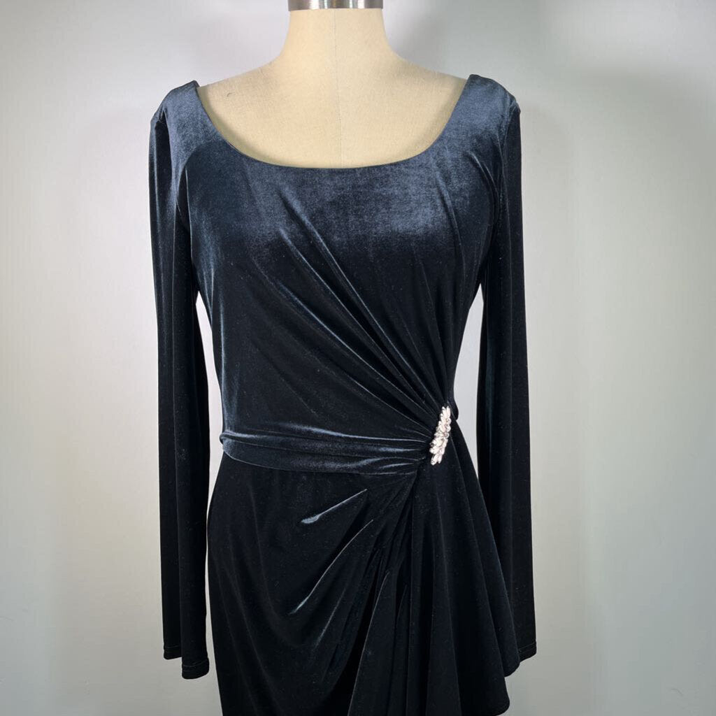 Jeffrey & Dara L/s Velvet Eve Gown
