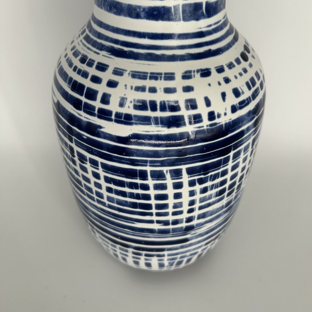 Plaid Lined Ceramic Vase