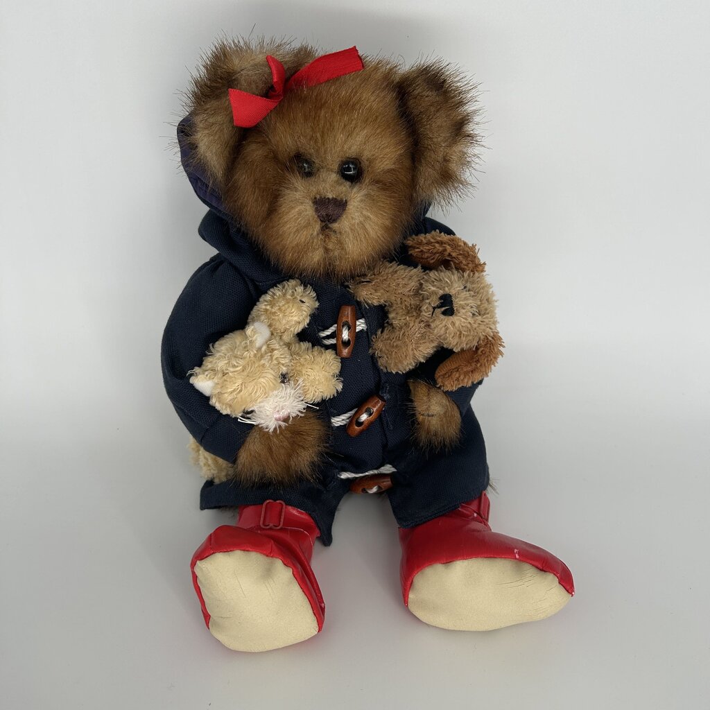 Boyd Bear w/ Stuffies