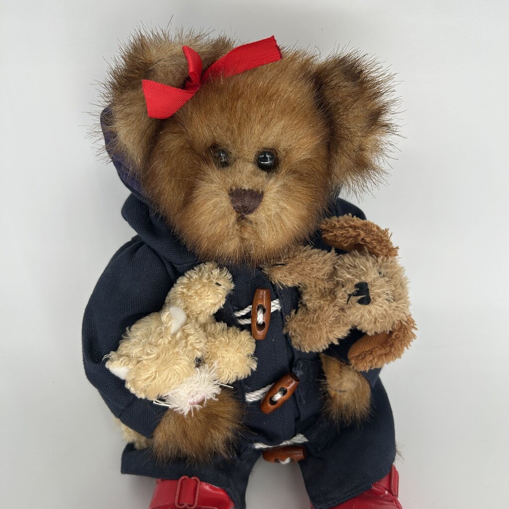Boyd Bear w/ Stuffies