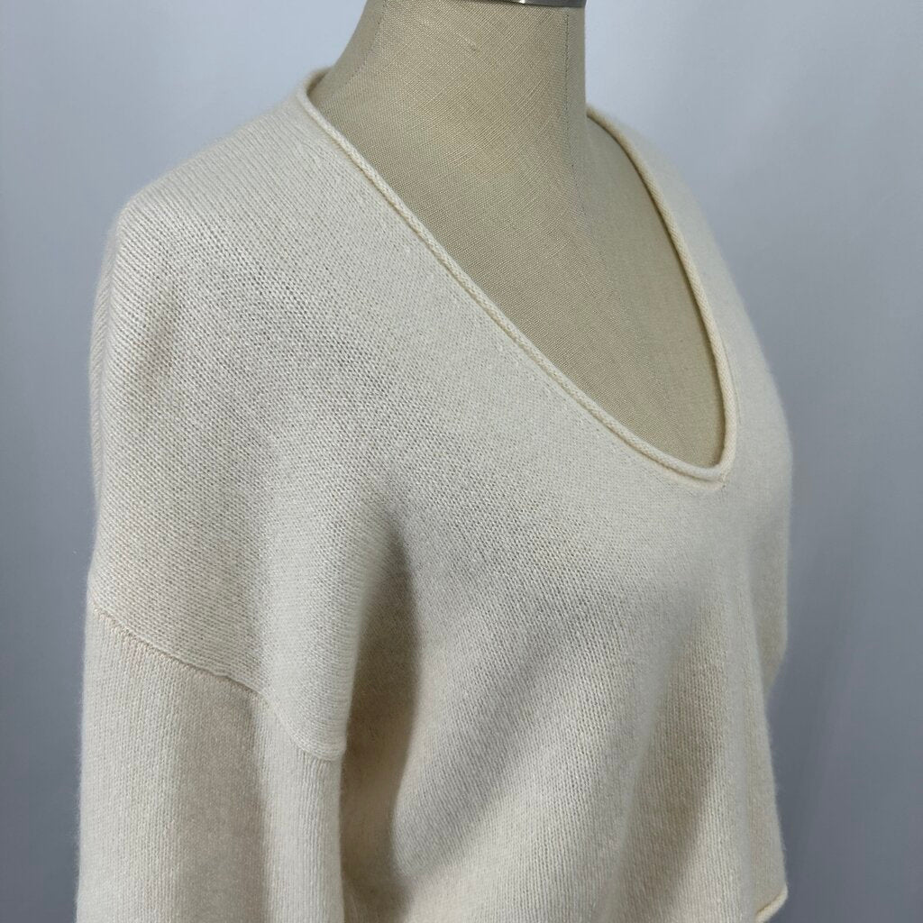 The Group Babaton cashmere Sweater