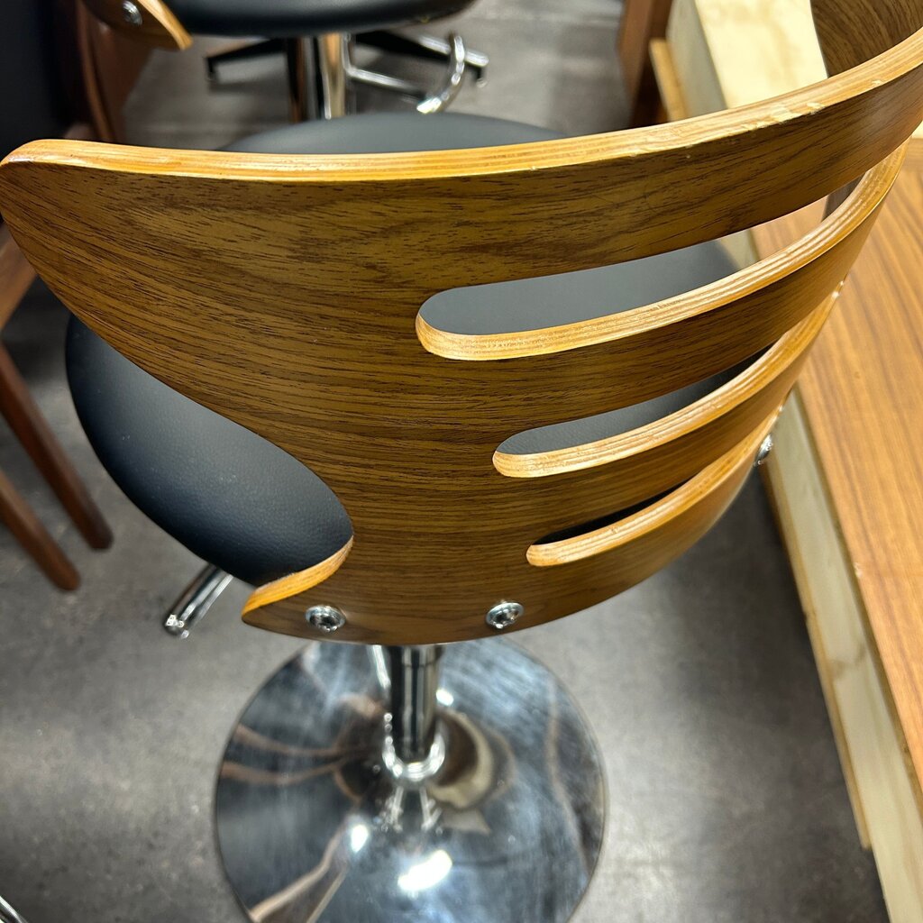MCM Barstool Set