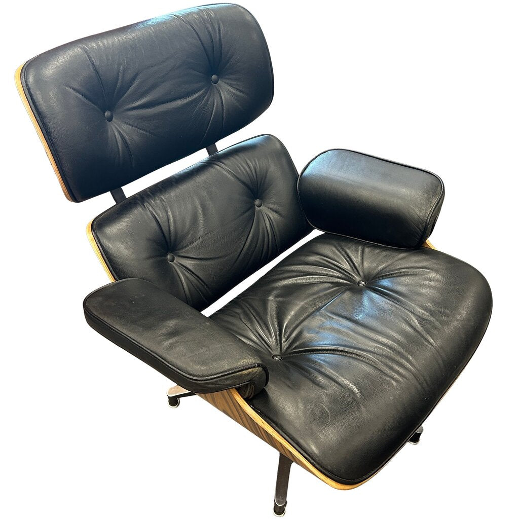 MCM Chair w/ Ottoman