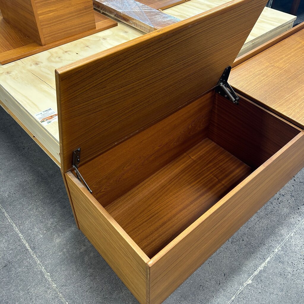 MCM Bed w/ Night Stands & Foot Board