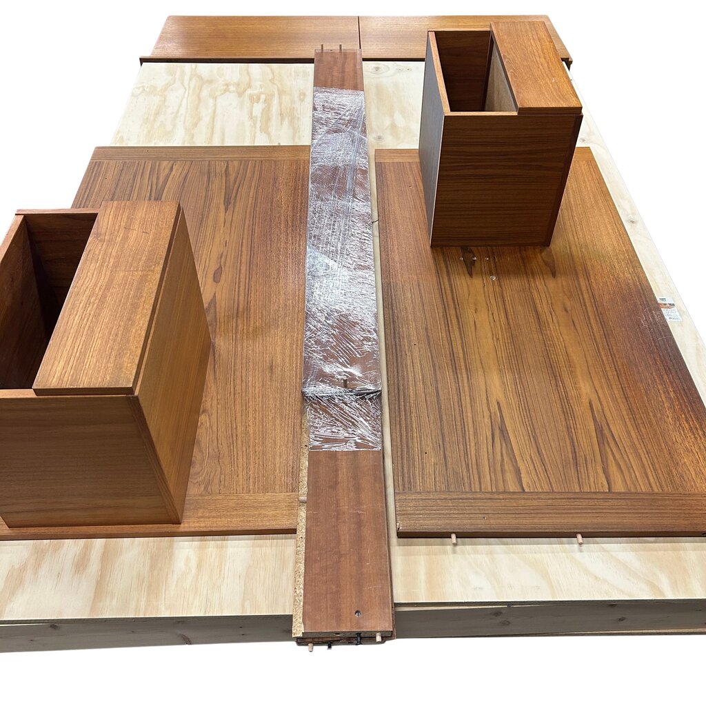 MCM Bed w/ Night Stands & Foot Board