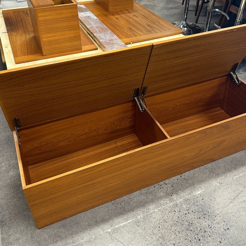 MCM Bed w/ Night Stands & Foot Board