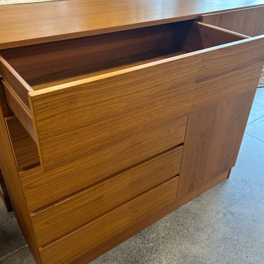 Danish MCM Dresser