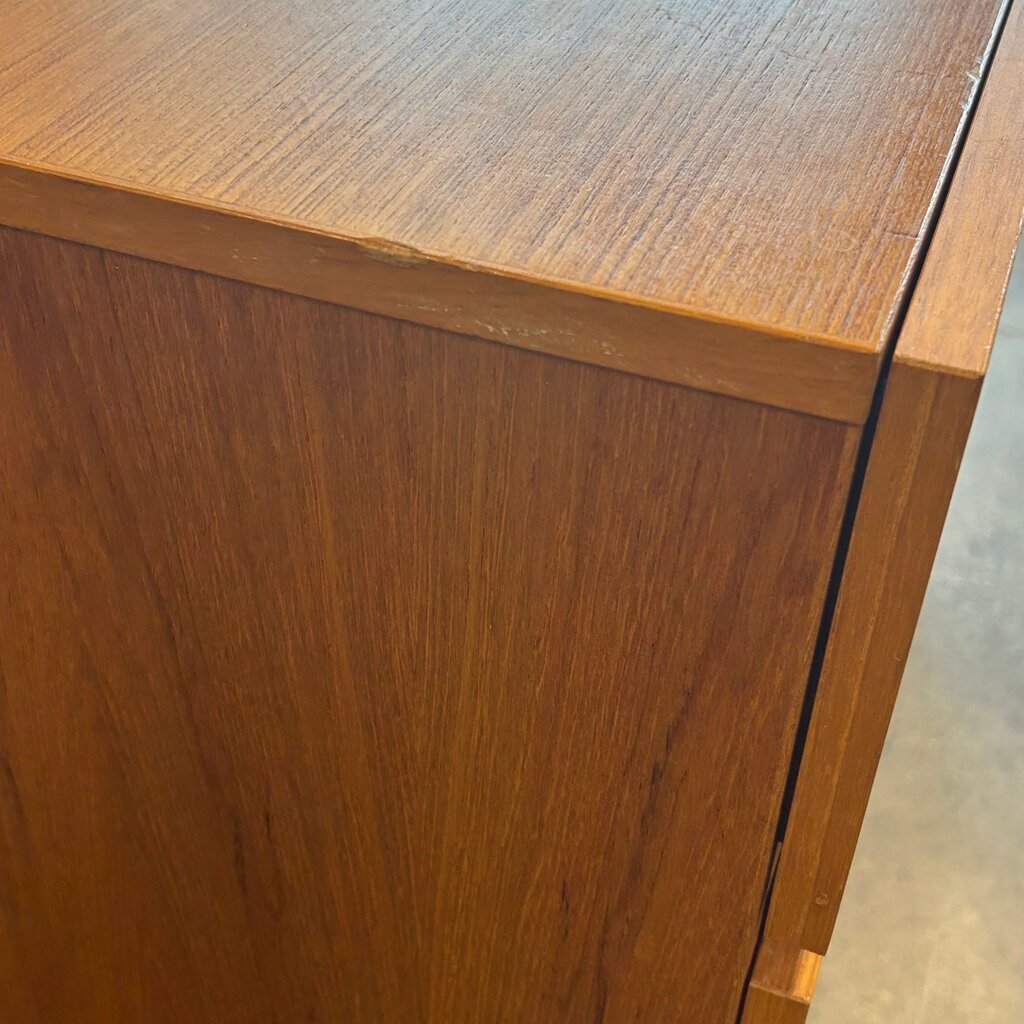Danish MCM Dresser
