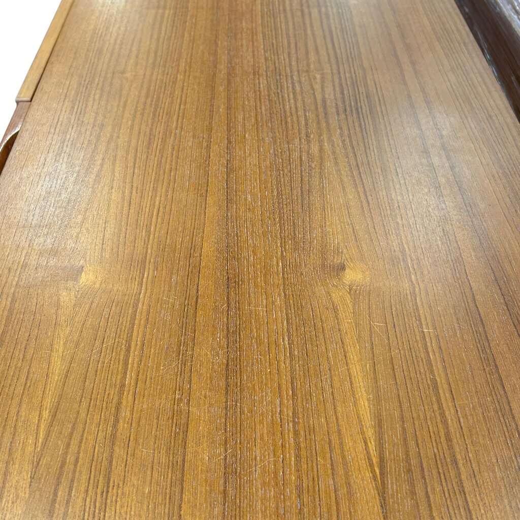 Danish MCM Dresser