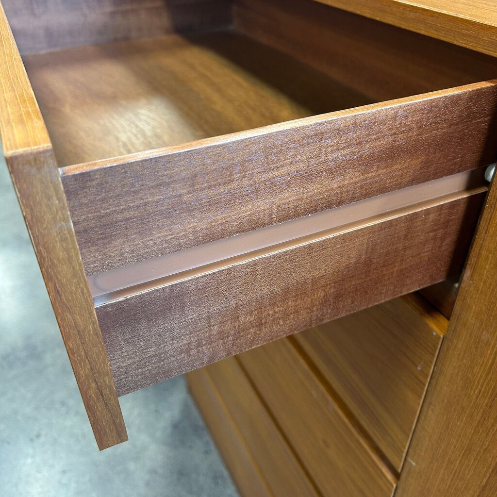 Danish MCM Dresser