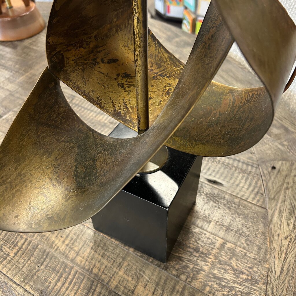 MCM Metal Lamp