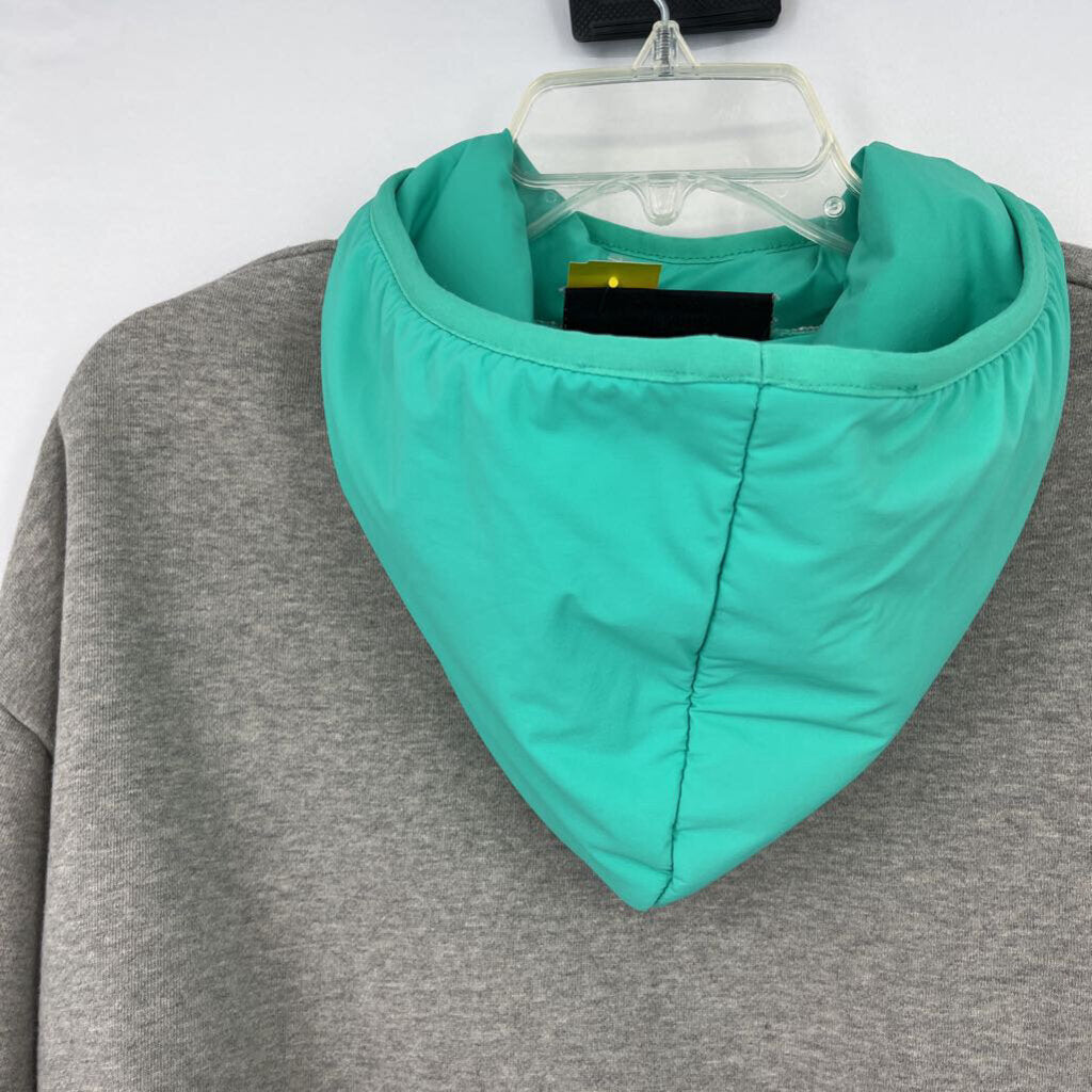 Essentials Sweatshrit