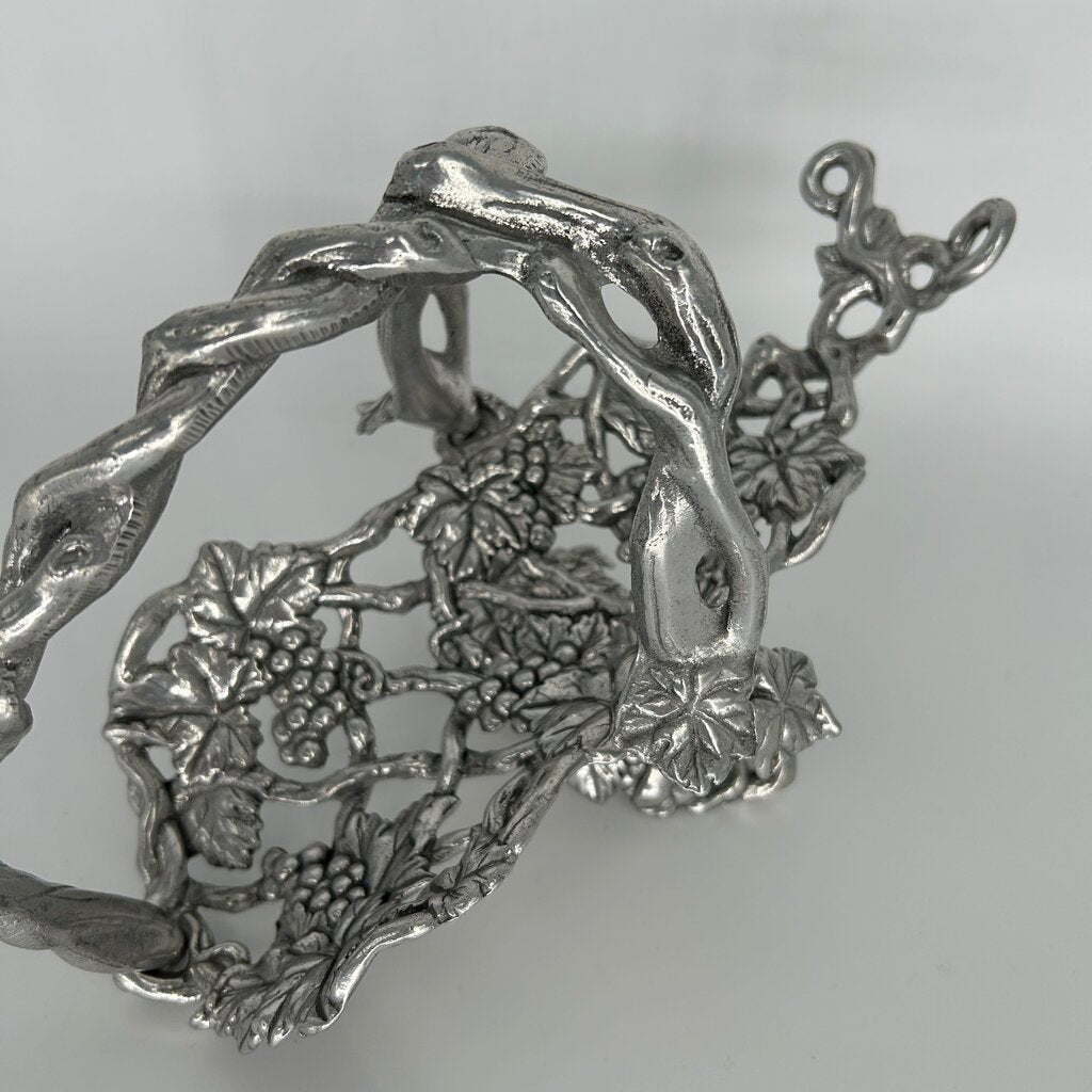 Metal Grapevine Bottle Holder