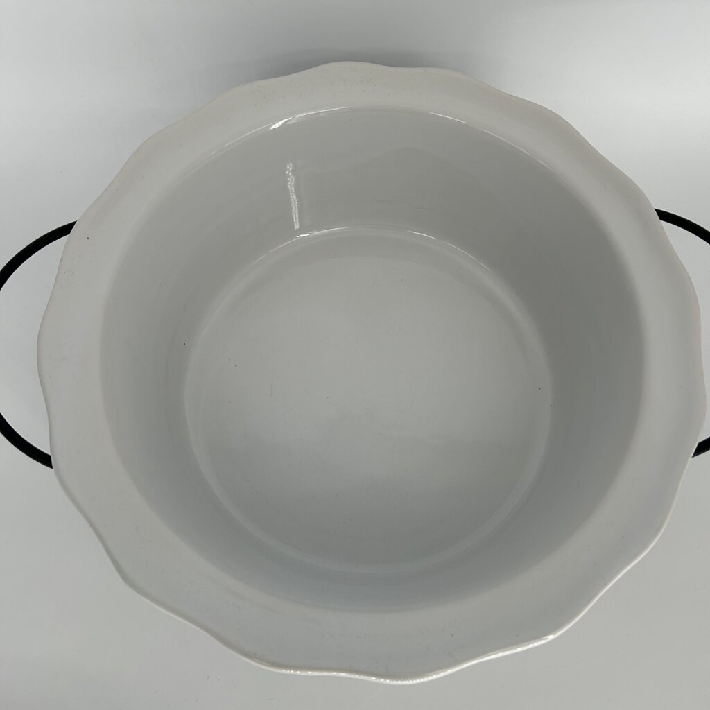 Casserole Dish w/ Lid & Stand