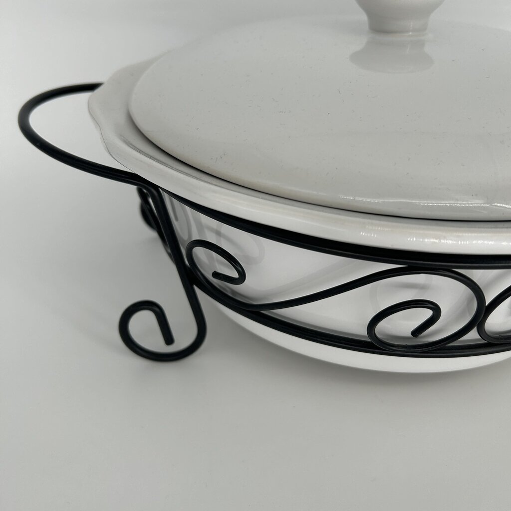 Casserole Dish w/ Lid & Stand
