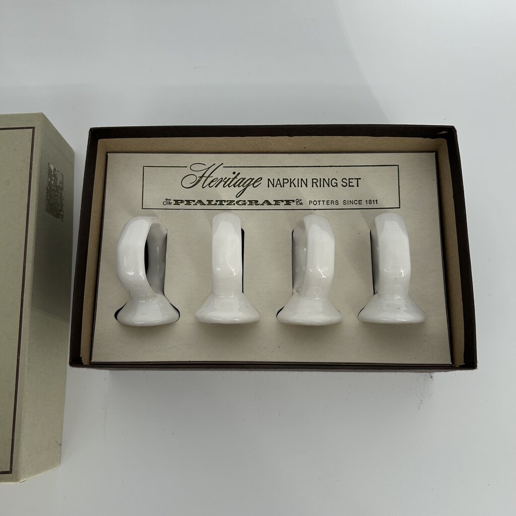 Pfaltzgraff Napkin Ring Set