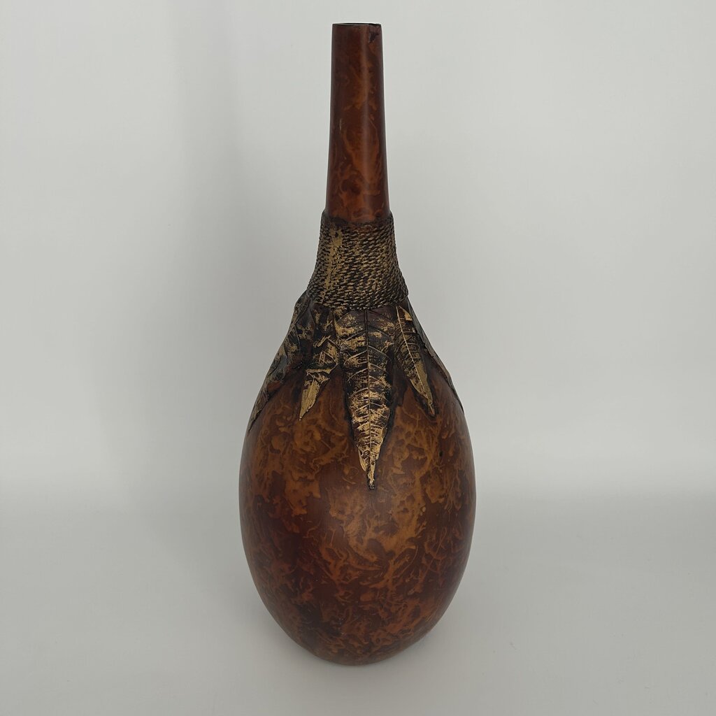 Tapered Vase w Twine & Leaves