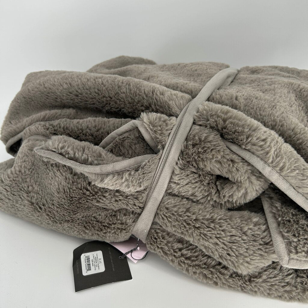 RH Ultimate Plush Throw