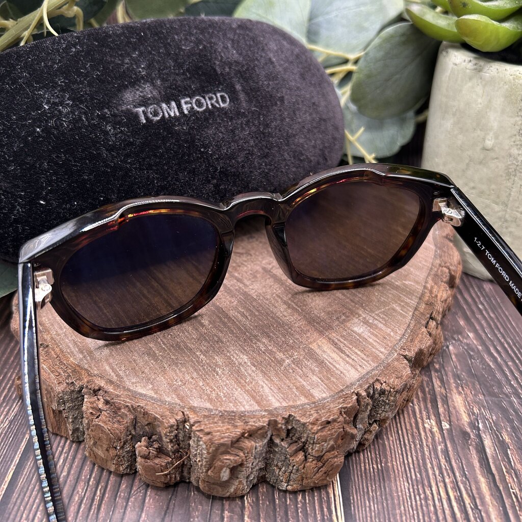 Tom Ford TF590 Sunglasses