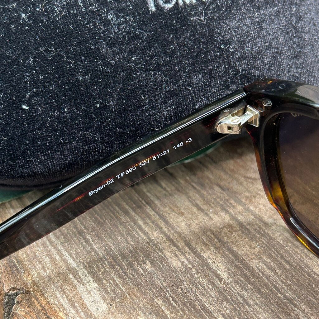 Tom Ford TF590 Sunglasses