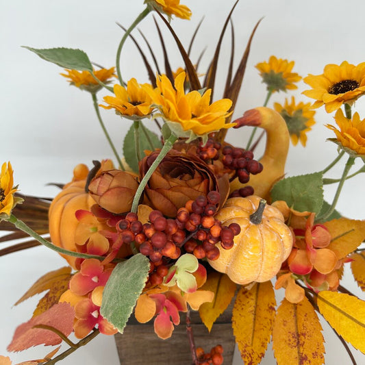Fall Foliage w/Gourds