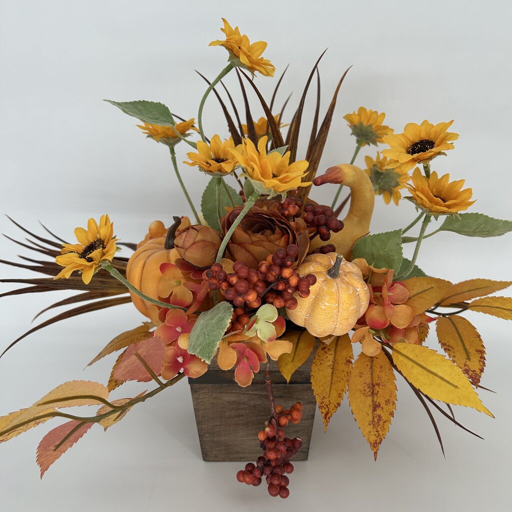Fall Foliage w/Gourds