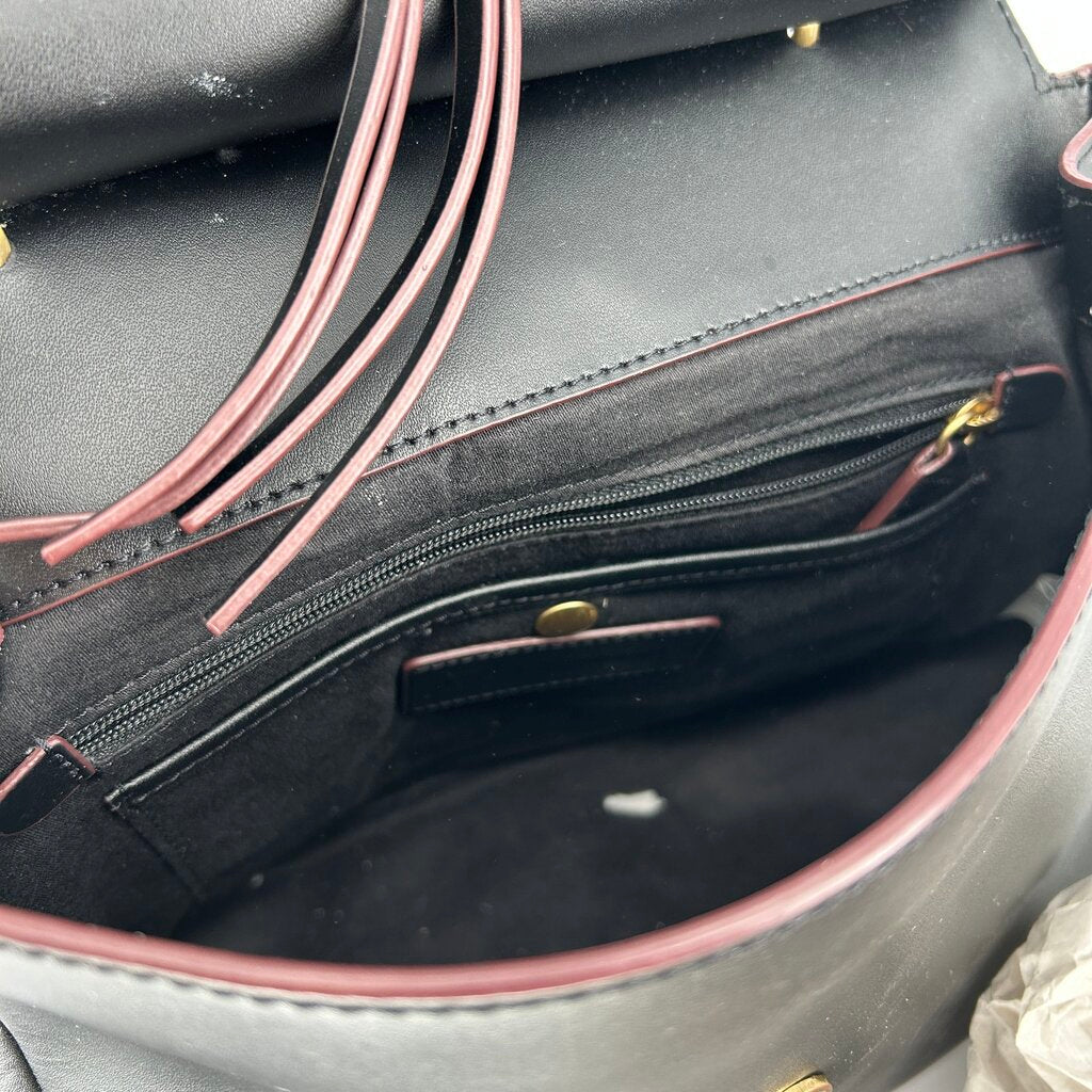 Adolfo Domingues Satchel