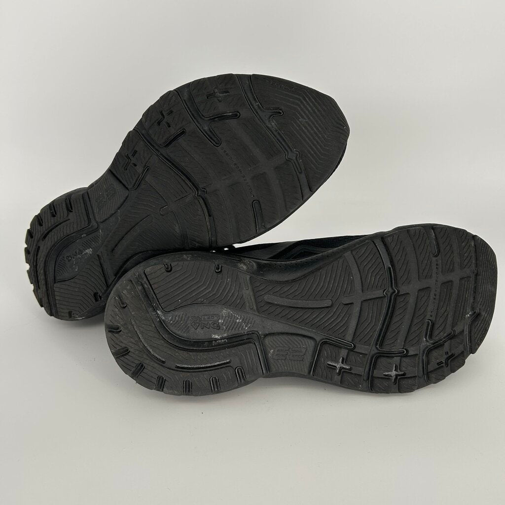 Brooks Sneakers